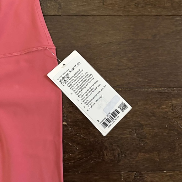 Lululemon-Align High Rise 25”leggings size 6- Desert red - Picture 5 of 8
